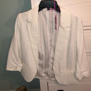 Cropped White Balzer